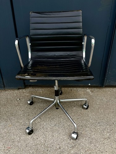 Vitra eames ea117 swivel - vitra,