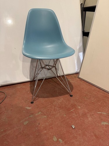 Vitra eames - x,